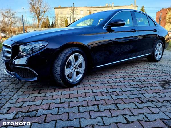 Mercedes-Benz Klasa E 220 d 4-Matic Business Edition 9G-TRONIC - 4