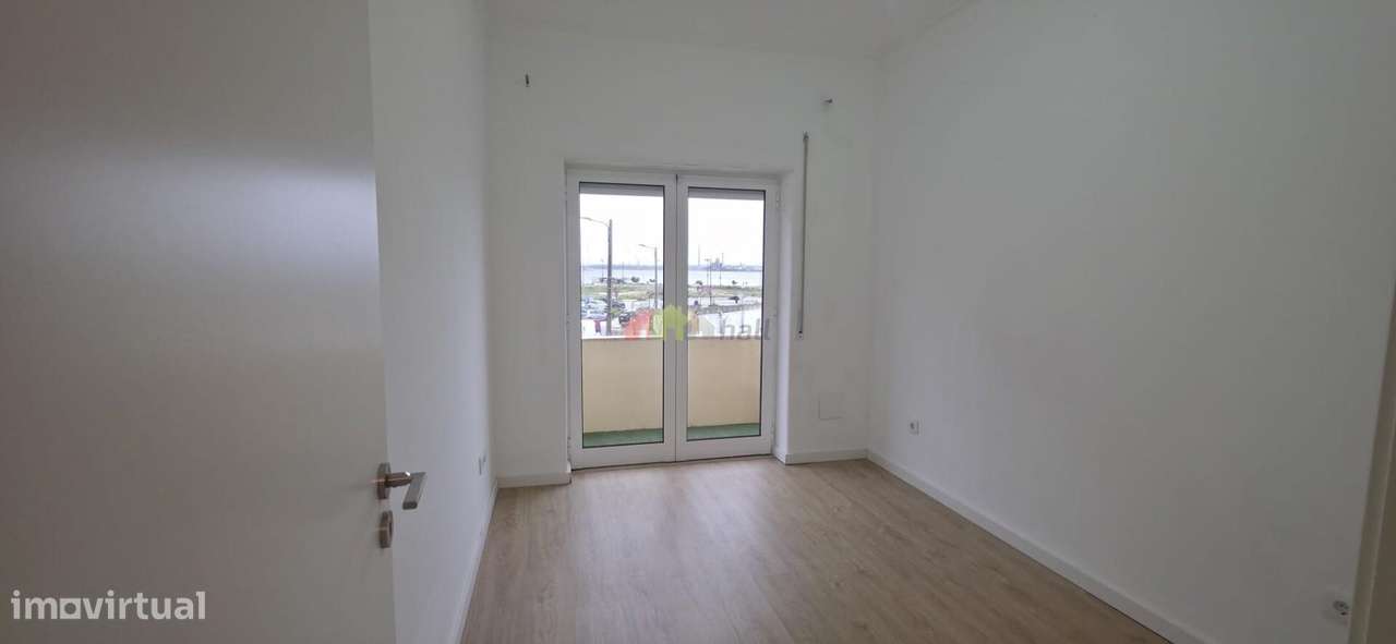 T3 Totalmente Remodelado | Varanda | Vista Rio | Verderena - Grande imagem: 5/8