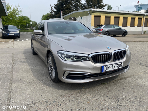 BMW Seria 5 530i Luxury Line - 2