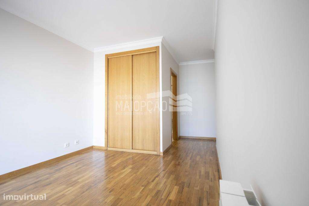 Apartamento T4 em Zona Premium - Pronto a Habitar em Bragança-12