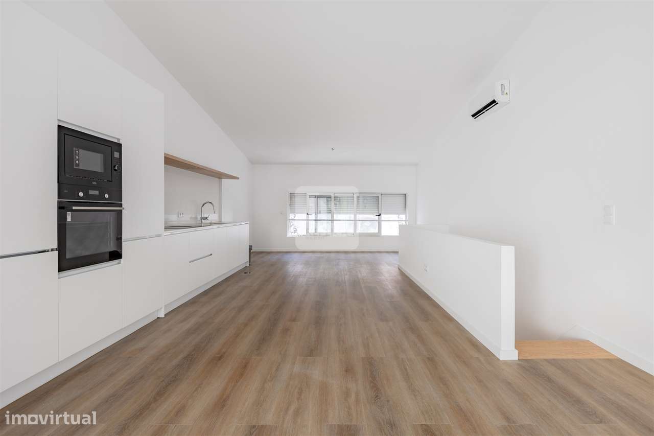 Moradia Triplex T3+1 com Espaço Exterior e Garagem | Marquês - Grande imagem: 4/22