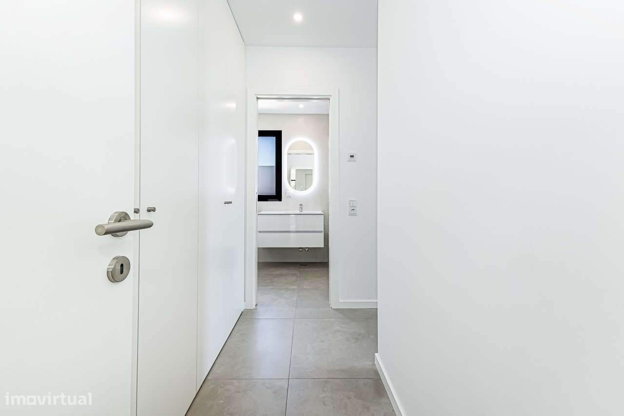 Moradia T3 com piscina e garagem - Mexilhoeira Grande-19
