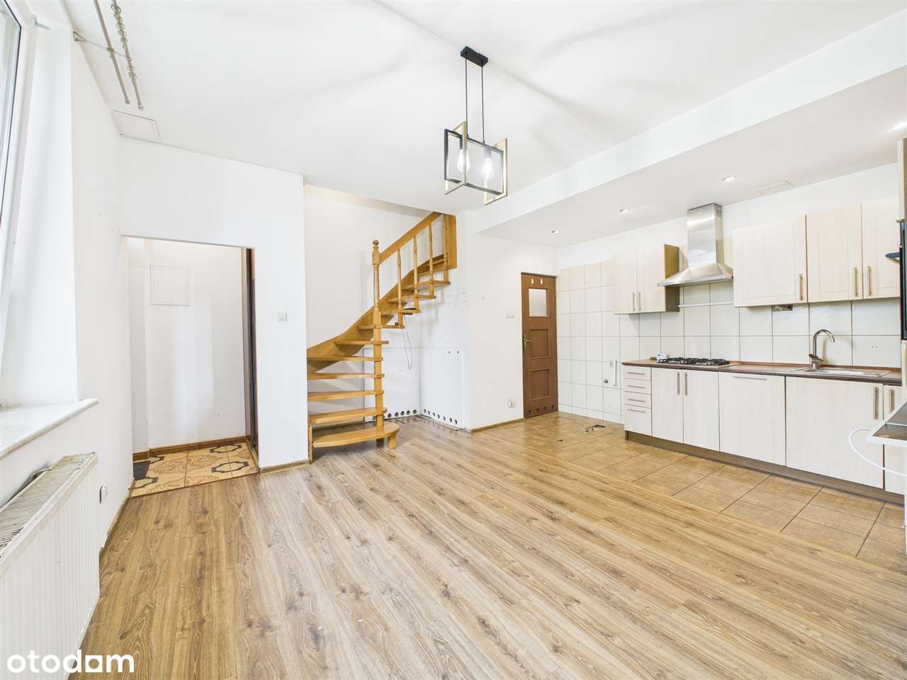 Dwupoziomowe mieszkanie, 2 pokoje, ul. 11-go Listopada-0