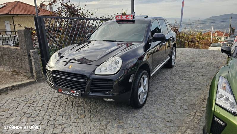 Porsche Cayenne Turbo - 2