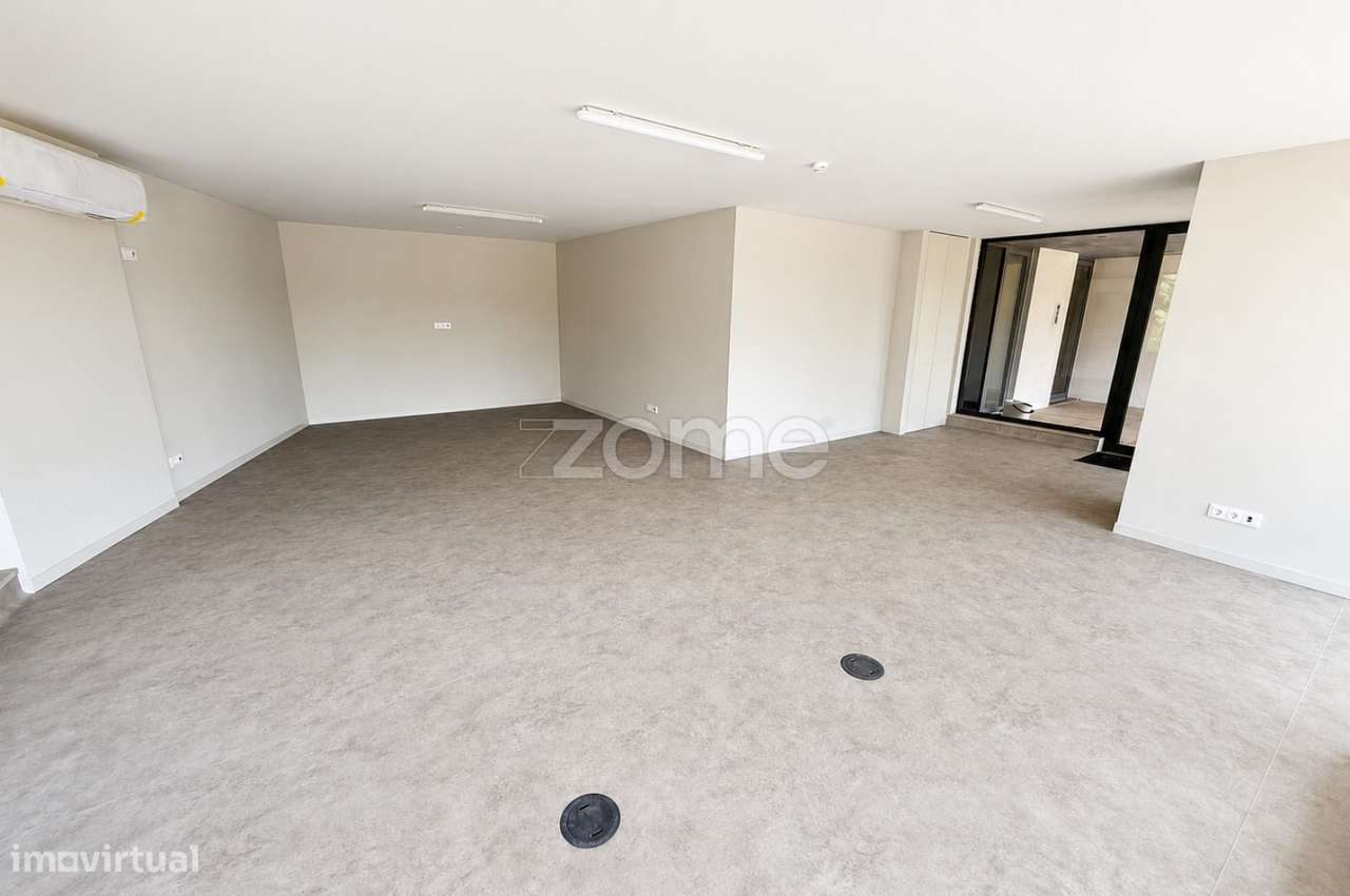 Apartamento T2 novo, com terraço e piscina, em Ponta Delgada-31
