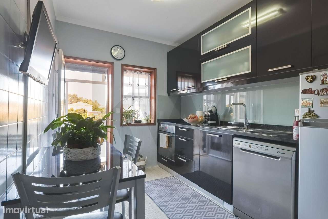 Andar Moradia T2 Totalmente Renovado em Gueifães c/ Varanda e Garagem - Grande imagem: 4/30