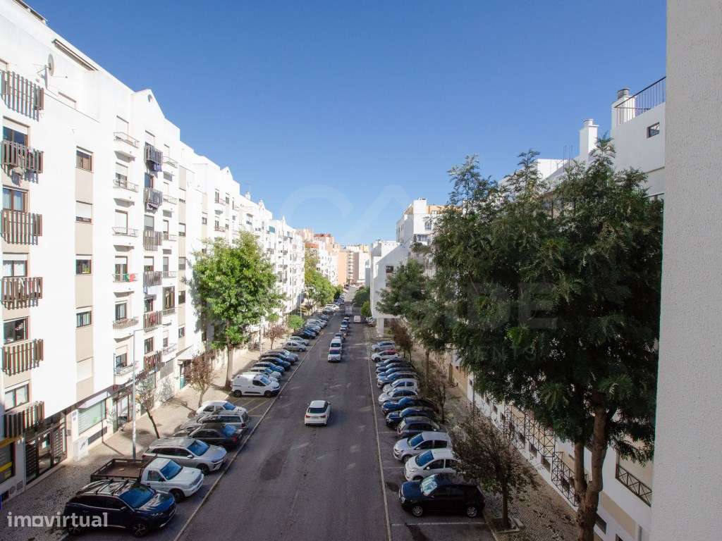 Apartamento T2 totalmente remodelado, com lareira e arrecadação-25