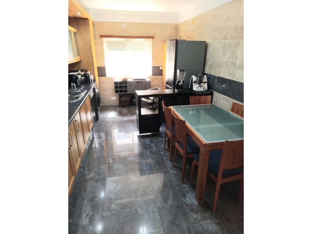 Bairro Salgado - T2 Espetacular com Parqueamento e Arrecadação-5