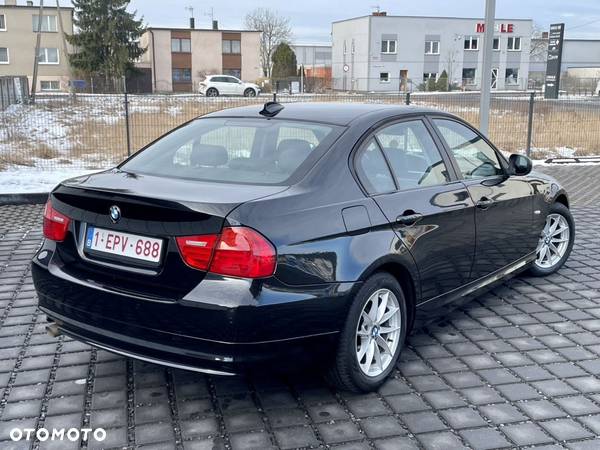 BMW Seria 3 318d DPF - 4