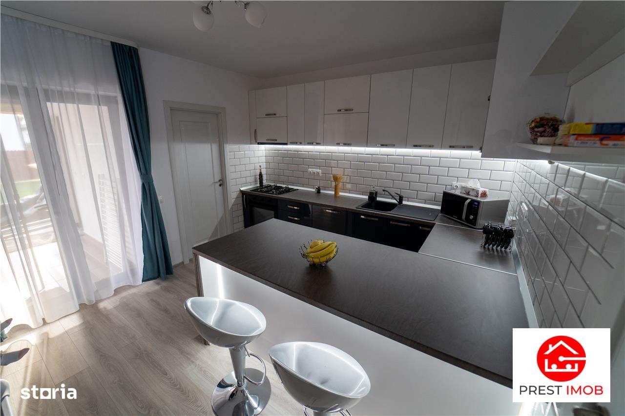 Casa standarde ridicate, la cheie  , 4 + camere, cu garaj atasat de ca - Imagine principală: 5/20