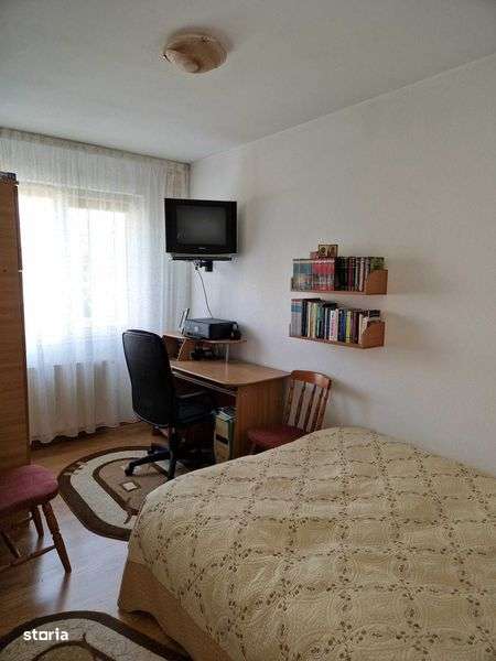 Vand apartament  3 camere - Imagine principală: 5/8
