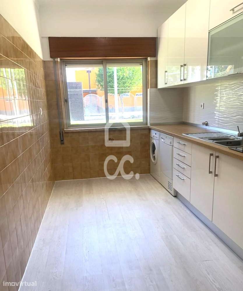 T2 remodelado, perto da Baía do Seixal-23