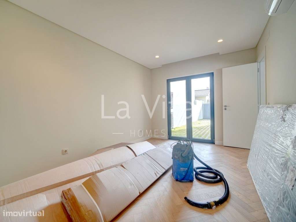 Moradia Isolada T4, com piscina e jardim no Cobre, em Cascais.-24