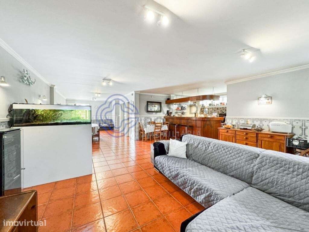 Moradia T4 localizada em Gulpilhares, c/ 3 frentes e com Piscina . - Grande imagem: 4/29