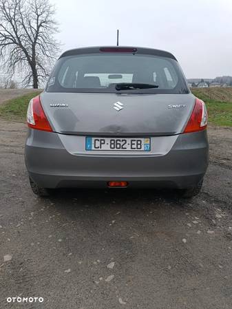 Suzuki Swift 1.3 DDiS Club - 10