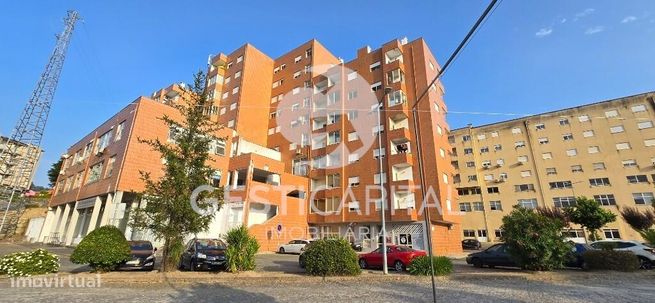 Apartamento T3 em Alpendurada e Matos-4