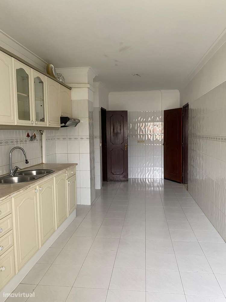 Apartamento T2 Almada/Pragal Próximo do Hospital e Faculdades - Grande imagem: 5/15