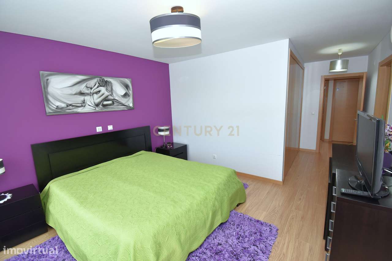 Moradia T3+1 em Alcochete: Luxo e Conforto!-34