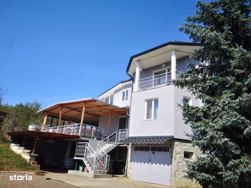 Casa cu lac de pescuit de vanzare - Imagine principală: 5/8