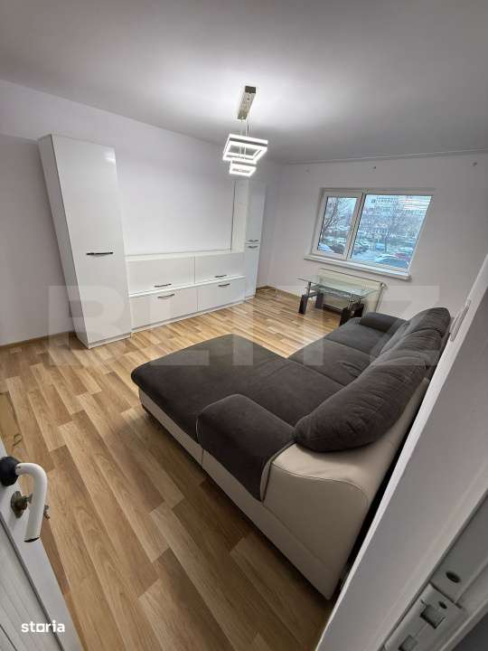 Micro 11 apartament renovat recent , 72 mp, 3 camere - Imagine principală: 2/9