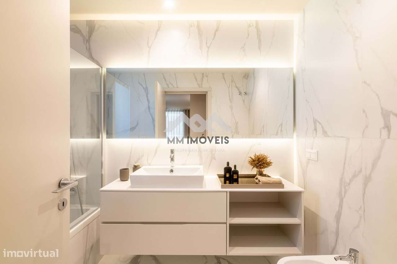 Apartamento T4 2024 | Alameda Jardins da Arrábida | Varanda | Vistas R-9