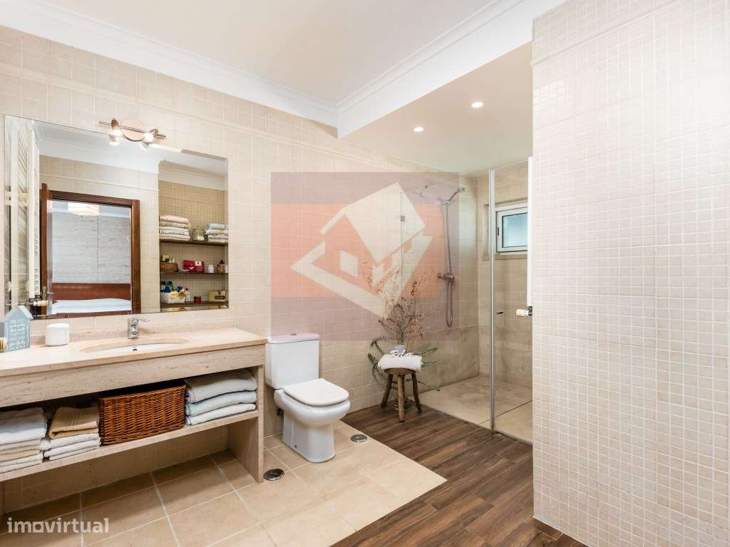 Moradia V5 com piscina em Caneças-18