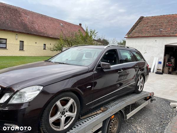 Mercedes-Benz Klasa E 350 CDI BlueEff Avantgarde - 4