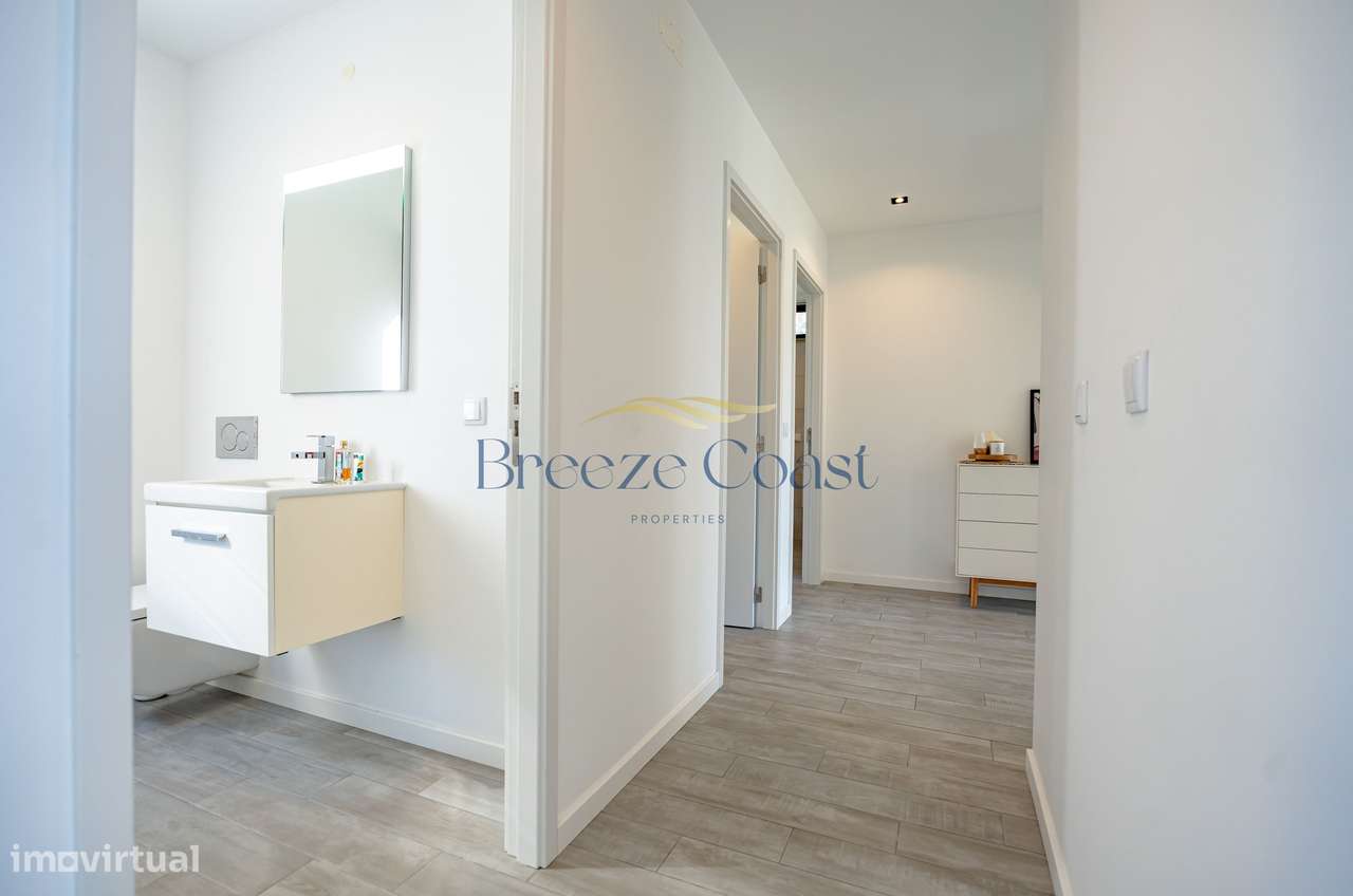 Moradia T4 Contemporânea com Piscina e Vista Desafogada-28