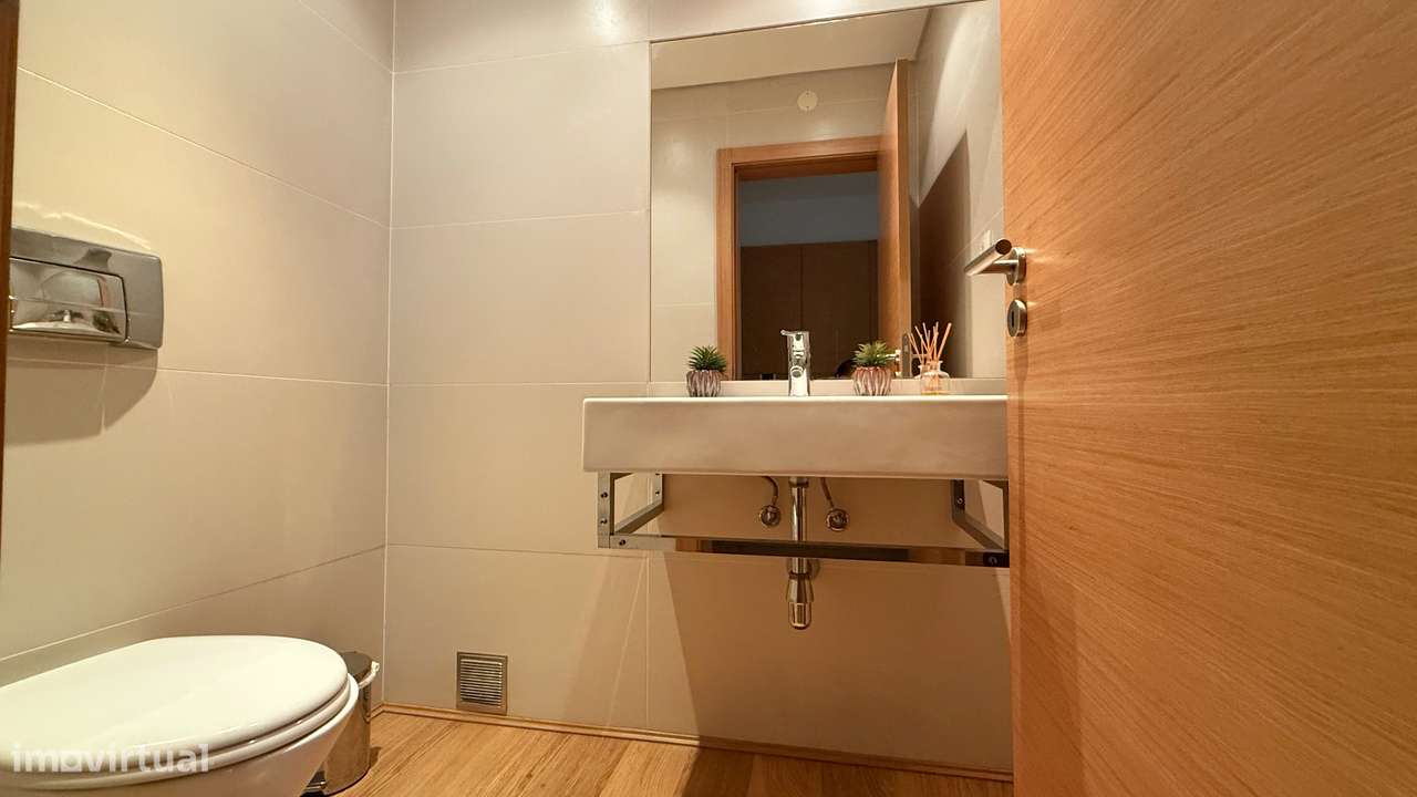 Apartamento T1 localizado no condomínio fechado, parqueamento, piscina-12
