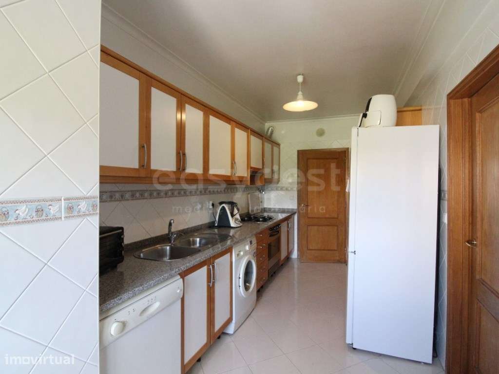 Excelente T4 no Centro Sul de Almada - c/ Box Fechada - Grande imagem: 3/50