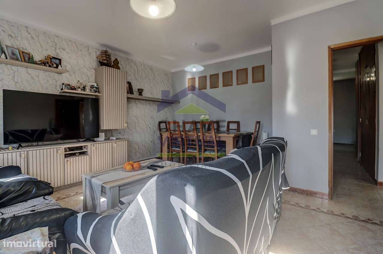 Apartamento T3 com Marquise e Varanda - Centro Caldas da Rainha - Grande imagem: 2/24