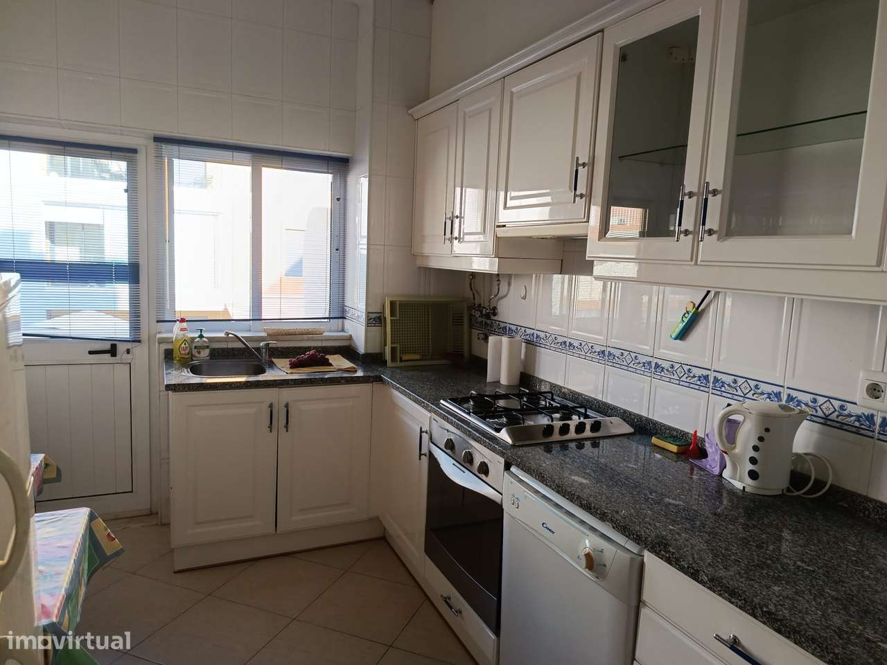 Apartamento T2 com 2 casas de banho em Quarteira-7