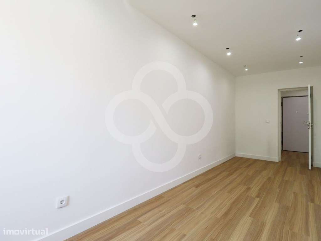 Apartamento T3 remodelado ao Chiado e Santos ao IADE e ISEG em Lisboa-14