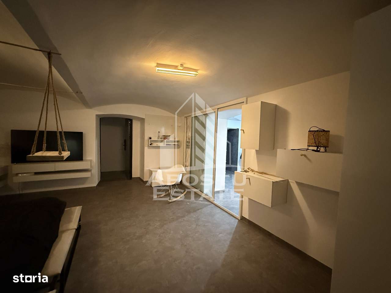 Apartament renovat cu o camera si curte, 2 bai, 50 mp, Piata Romanilor - Imagine principală: 5/14