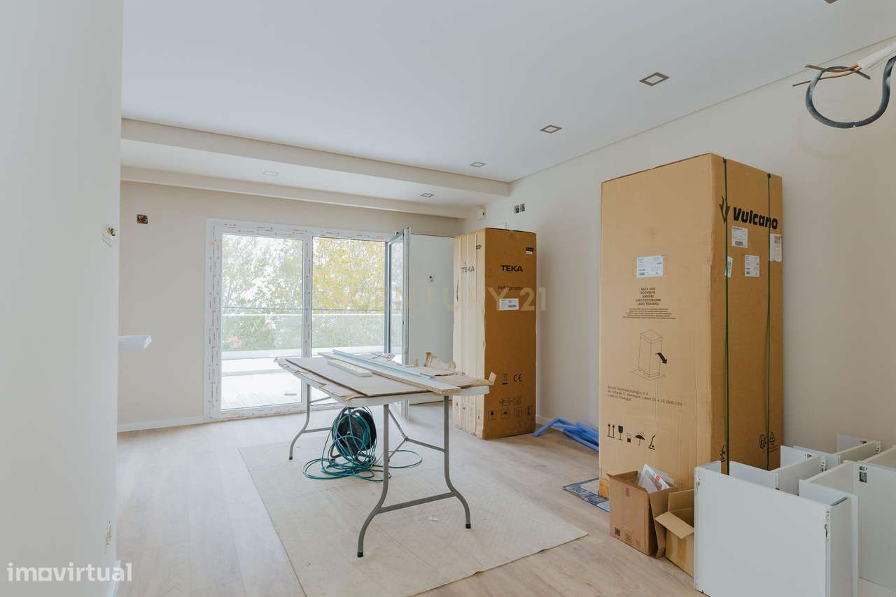 Apartamento T2 Novo com Vista Panorâmica em Loures-48