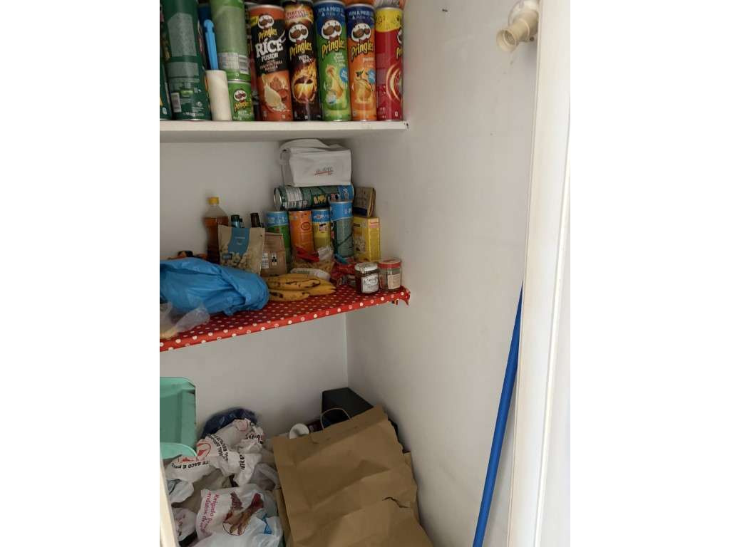 Espetacular apartamento T2 com varanda junto ao Hospital dos Lusiadas.-15