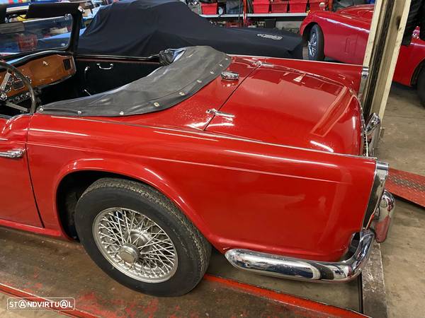 Triumph TR4 - 33