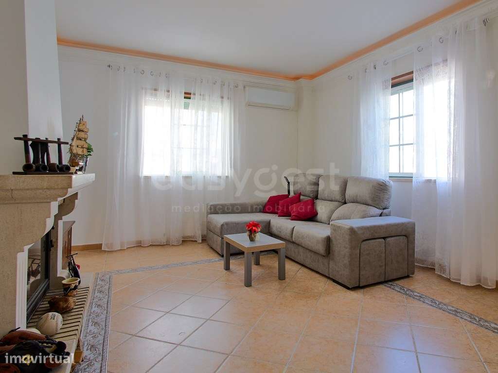 Apartamento T2 no rés-do-chão, com garagem e arrecadação, em Vila R... - Grande imagem: 2/21