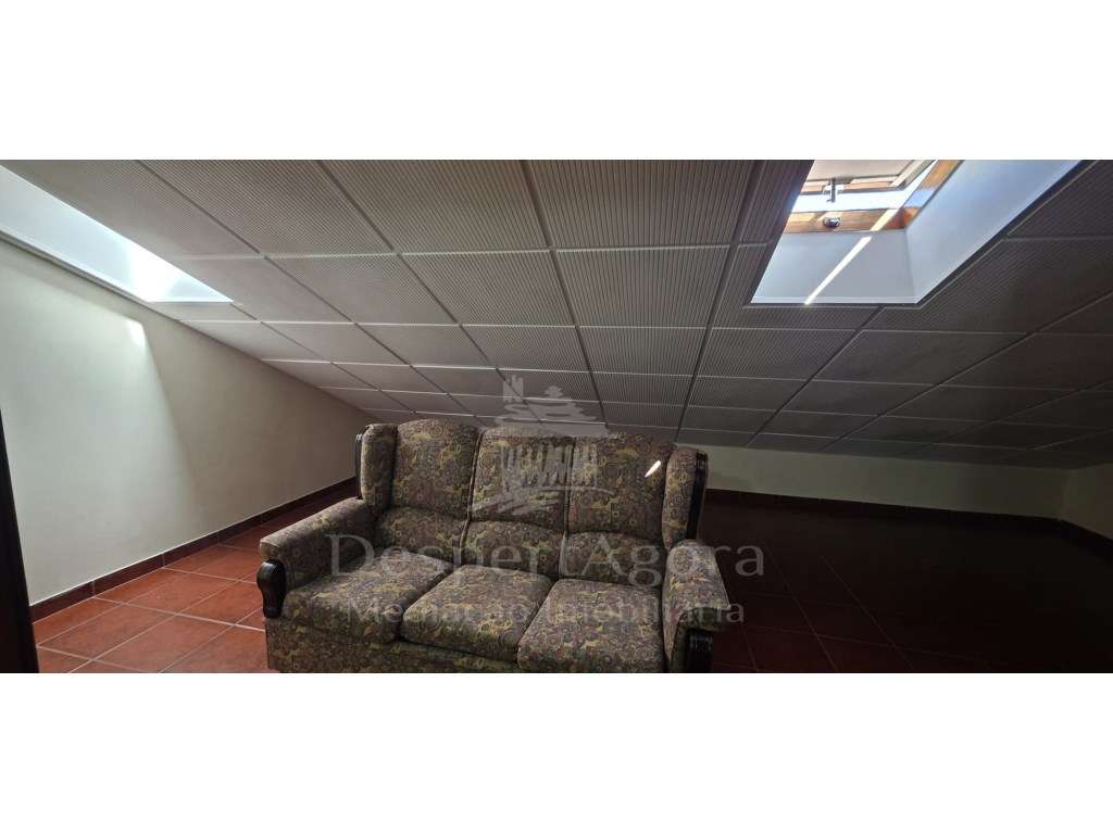 Excelente investimento T3+T2 no centro do Entroncamento-19
