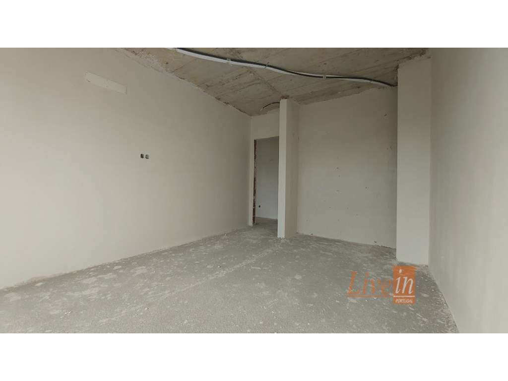 Moradia T4 Nova com Piscina e Jardim em Condomínio Privado em Mafra-28