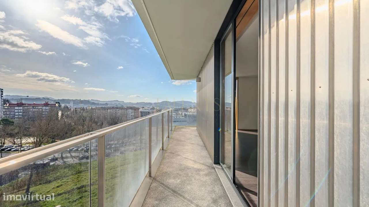 Apartamento T2 Azurém Guimaraes com Varanda Panorâmica-12