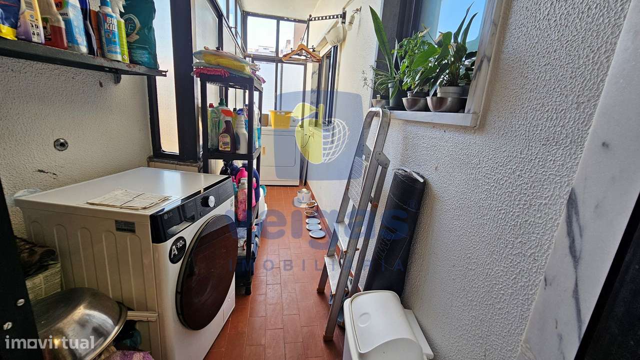 Apartamento T4 com 3 WC e Estacionamento-15