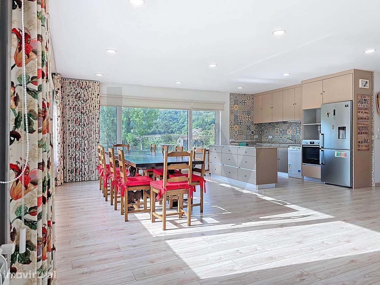 Moradia T3 Renovada com Garagem, Anexo, Jardim e Vista de Montanha - Á - Grande imagem: 4/32