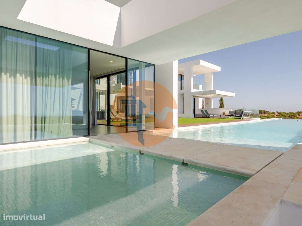 Vila deslumbrante, com 5 quartos em suíte, ampla piscina e vistas i... - Grande imagem: 3/60