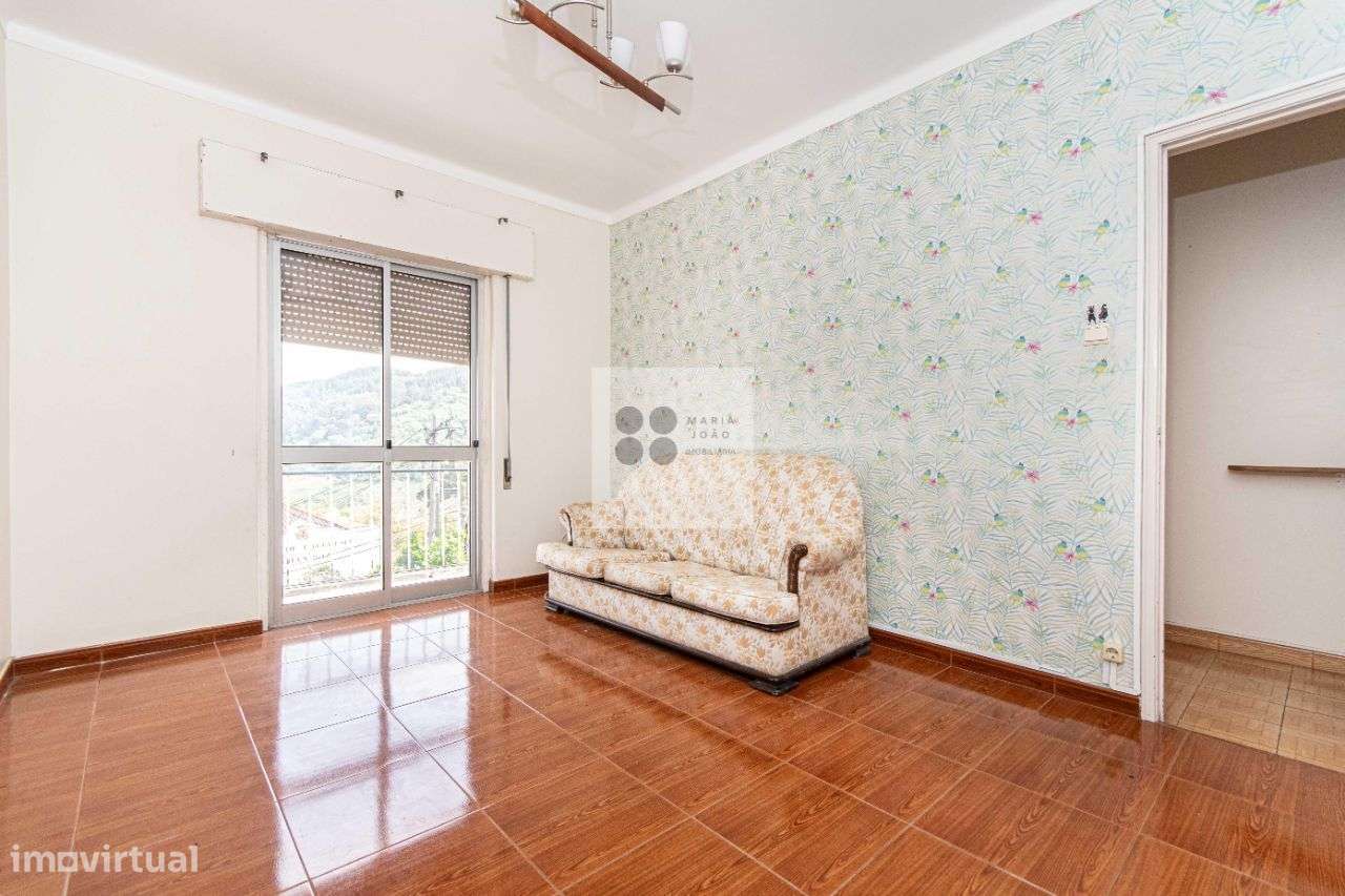 Moradia Bifamiliar, Quintal, Garagem, Local Sossegado.-10