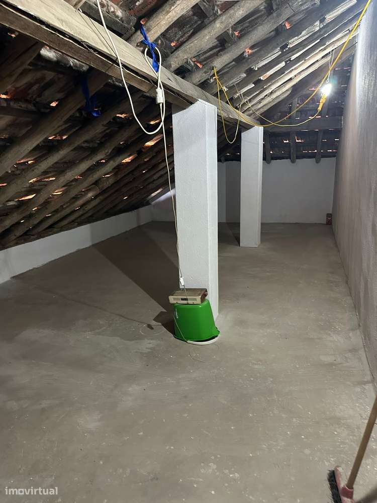 Apartamento T2 com varanda em Salvaterra de Magos-15