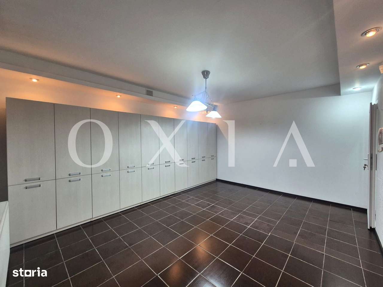AX1243 Central, Spatiu Pentru Birouri, Ideal Pentru Investitie-10