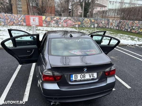 BMW Seria 3 318i - 8