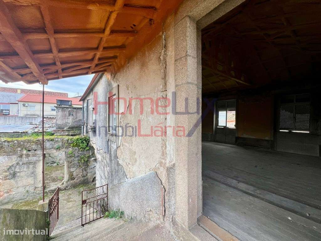 Terreno com Ruinas em Águas Santas-12