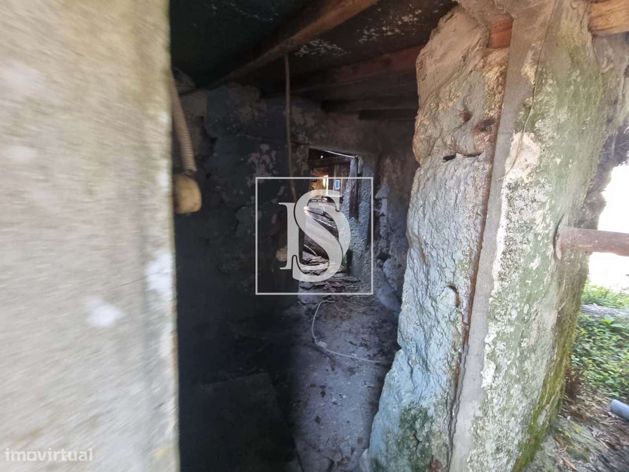 Moradia Em Pedra Para Restauro-10